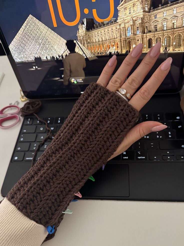 Crochet Fingerless Hand Gloves