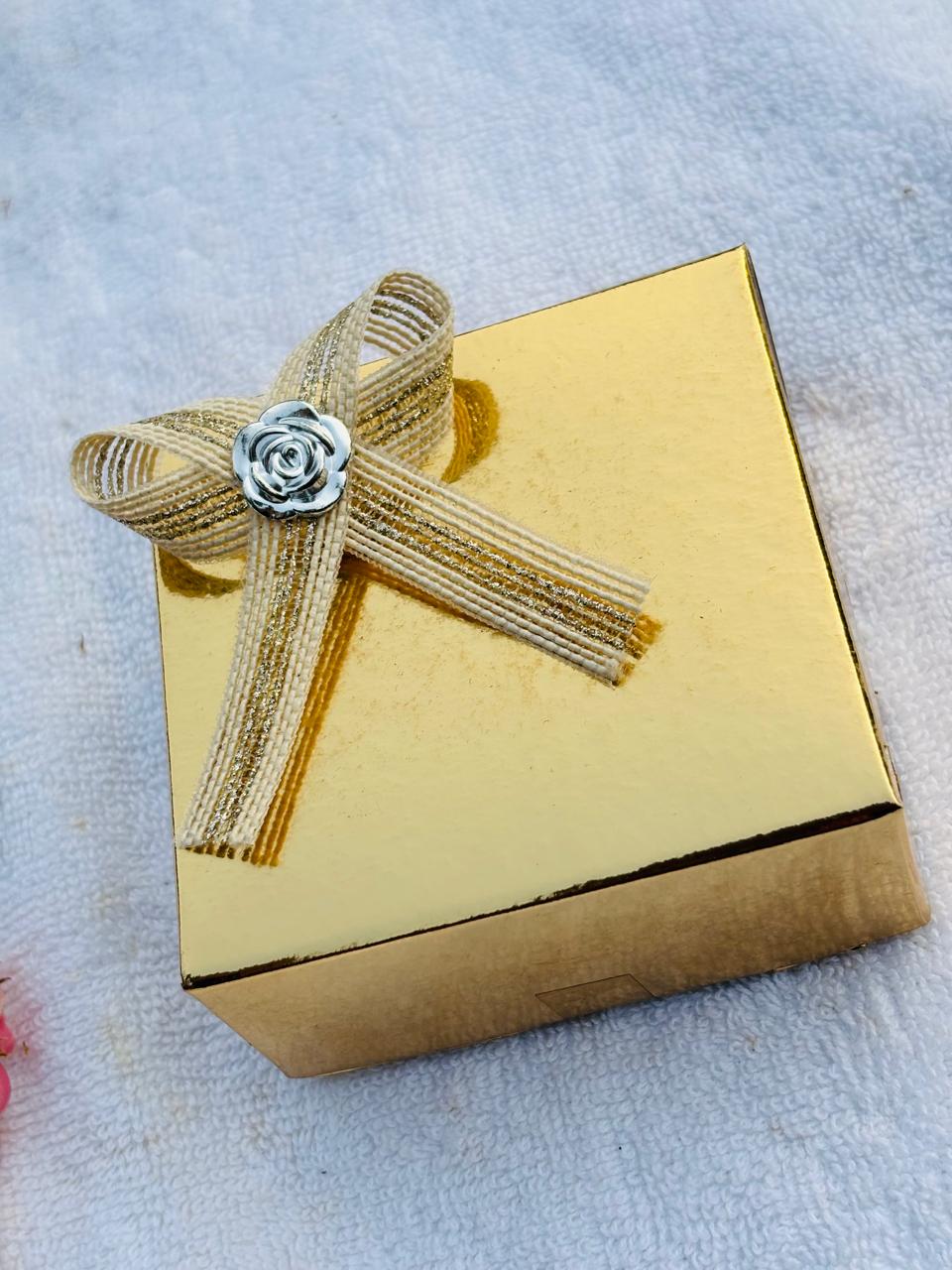 Best Couple Hamper + Free Gift